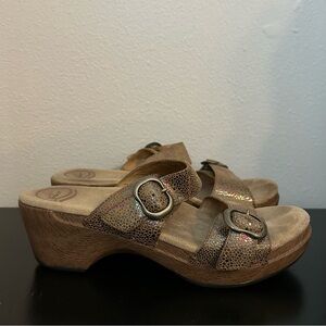 Dansko Sandal Sophie Leather Wedge 39 / 8-9 Comfort Metallic Brown Buckle Straps